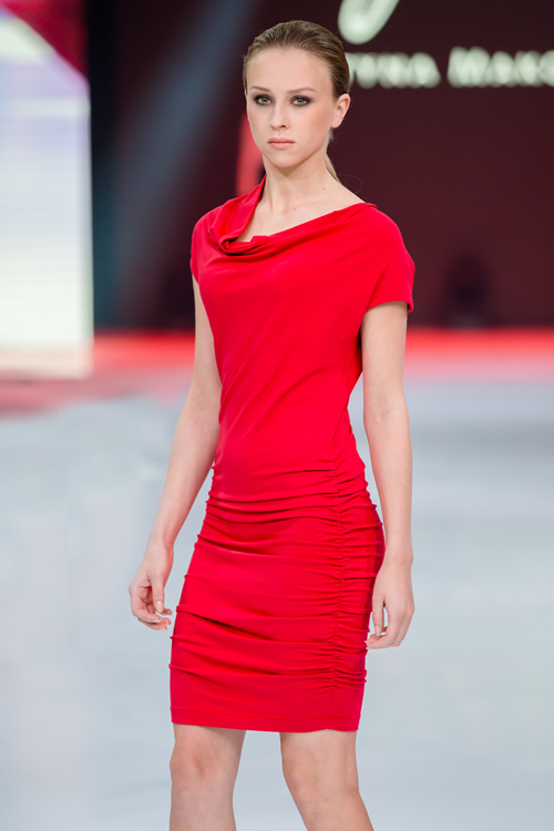 Czerwona sukienka z dzianiny - VIVIN